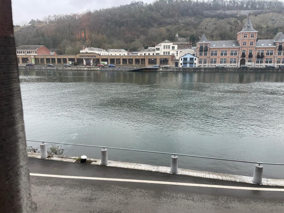 Gites La Vue Sur Meuse Dinant Bagian luar foto